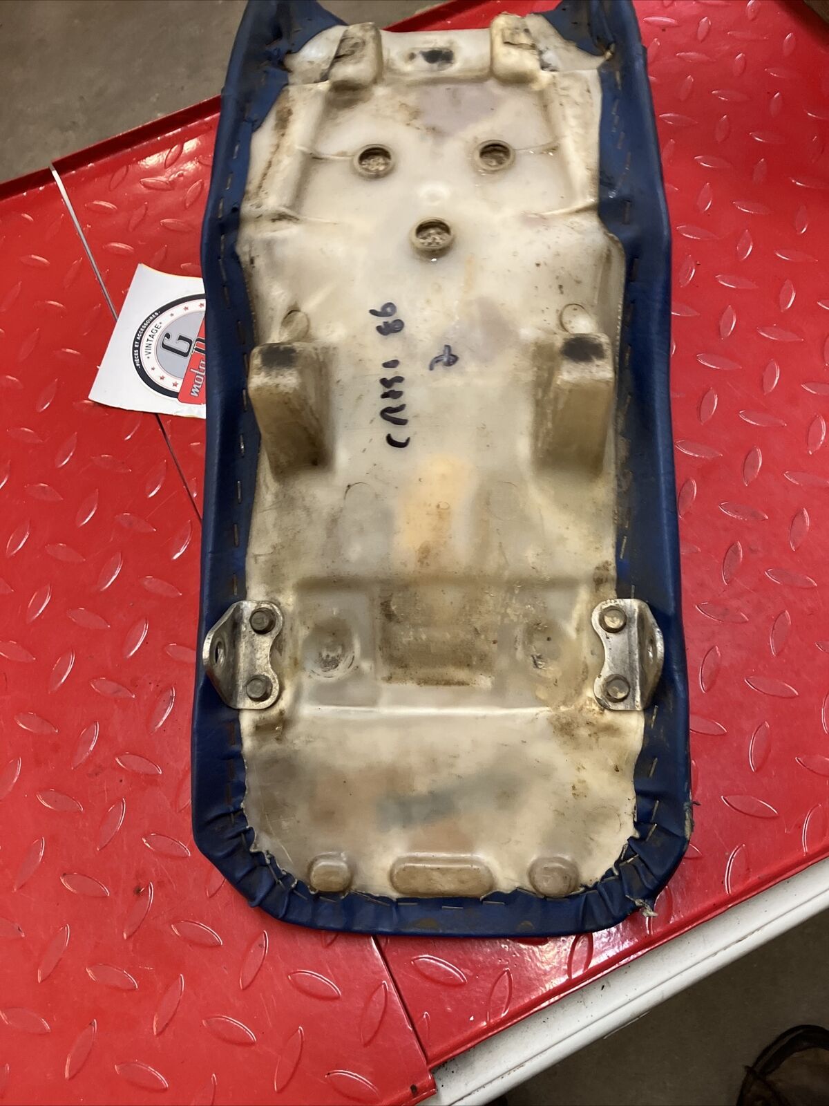 Honda CR250R 1986 seat saddle pan CR125R 2