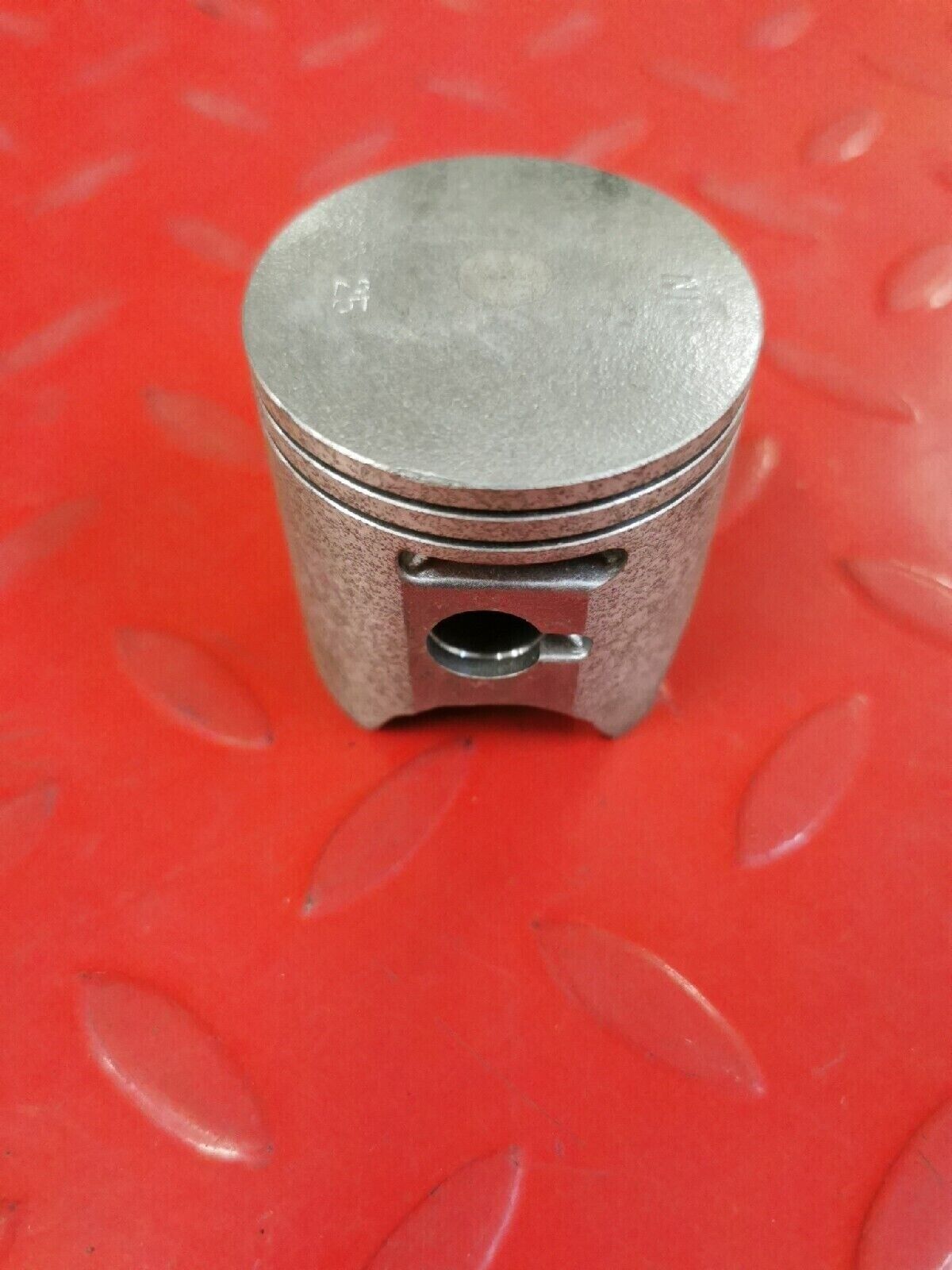 NOS HONDA CR80R 1983 PISTON OVER SIZE 0.25 13102-GC4-700  H38