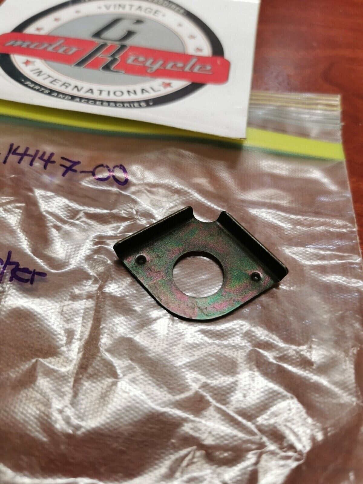 NOS Yamaha ET340 EC340 ET300 SEAT LOCK WASHER 90215-14147-00 Y99