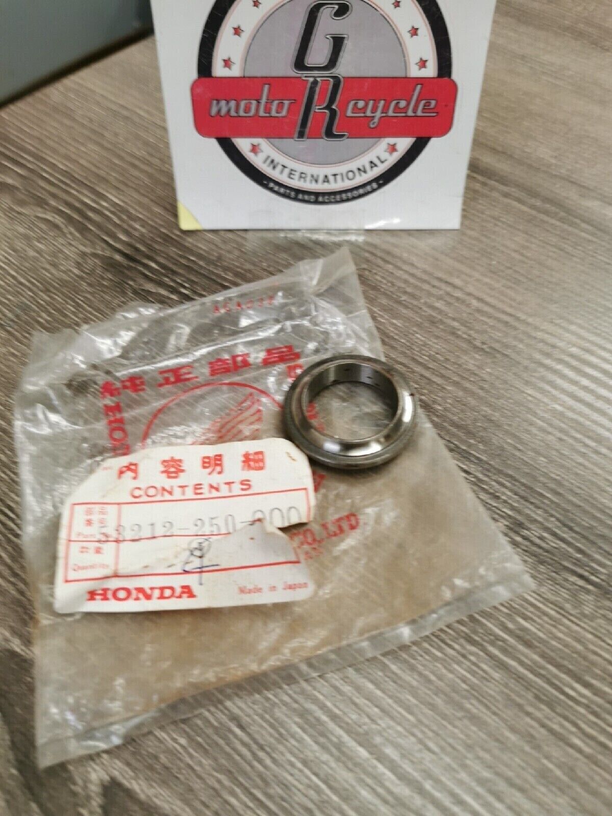 NOS HONDA CL360 CA72  RACE  STEERING CONE LOWER 53212-250-000 H17