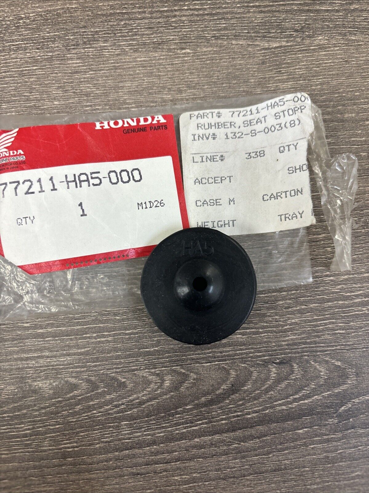 NOS Honda 1985 1986 ATC350X SEAT STOPPER RUBBER 77211-HA5-000 H134