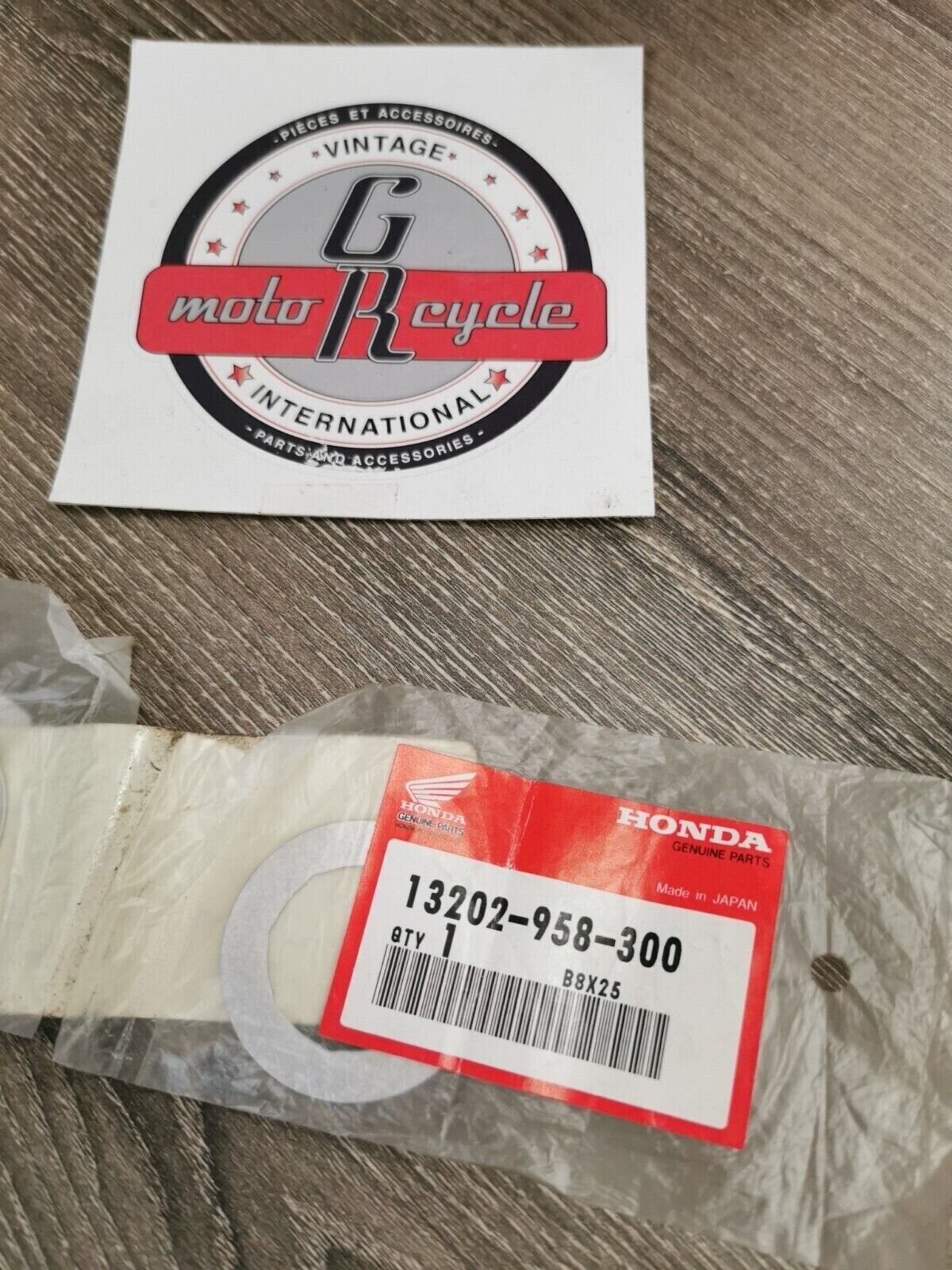 NOS HONDA PLATE 13202-958-300 H59