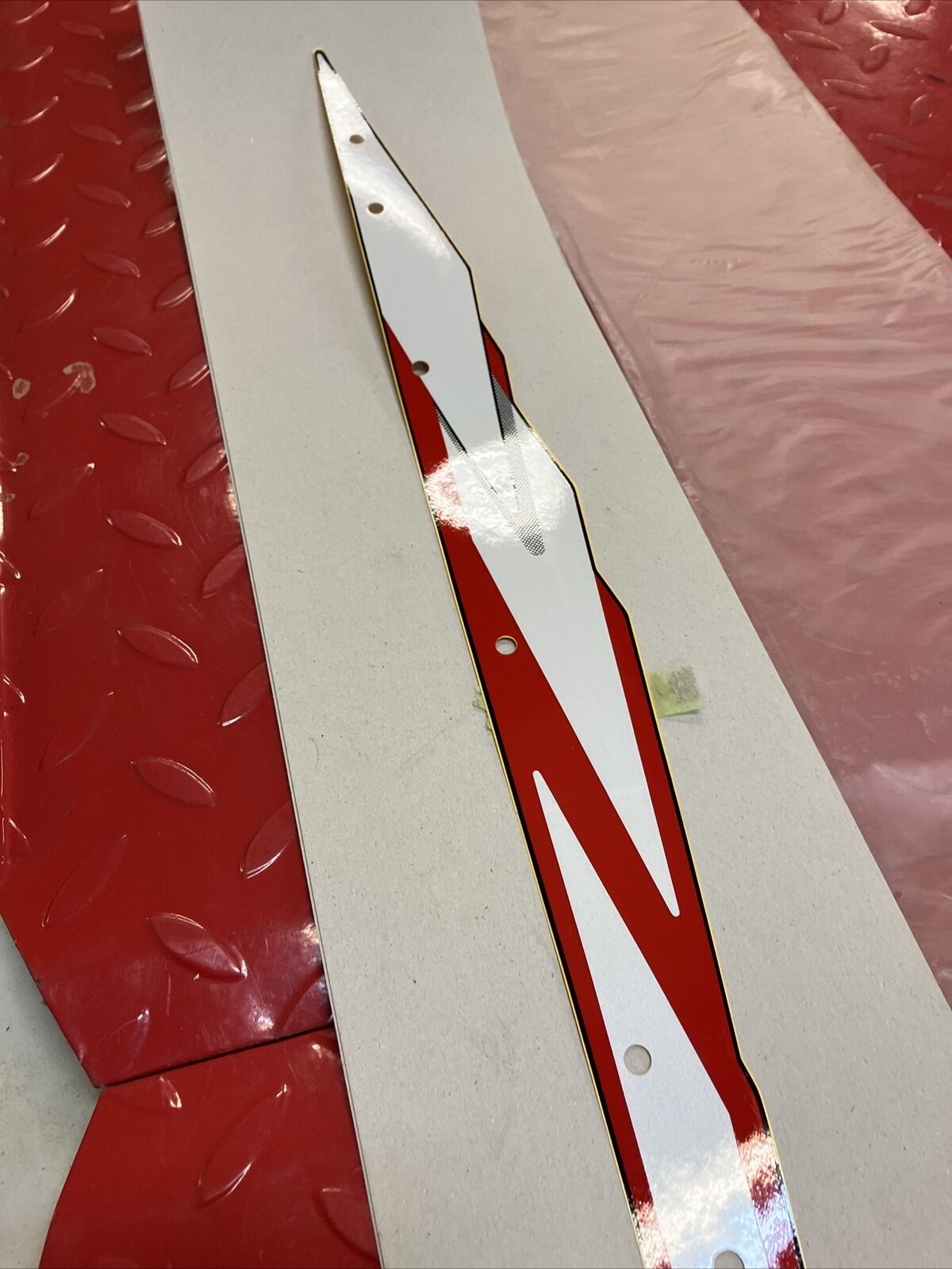 NOS Yamaha VX600 VX700 1998 DECAL EMBLEM 2 8CV-77352-10-00 Y36