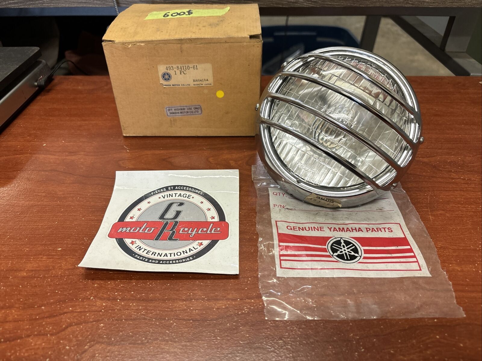 NOS Yamaha 1981 TT500 1977 TY250 HEAD LAMP UNIT 493-84110-61-00 Y172