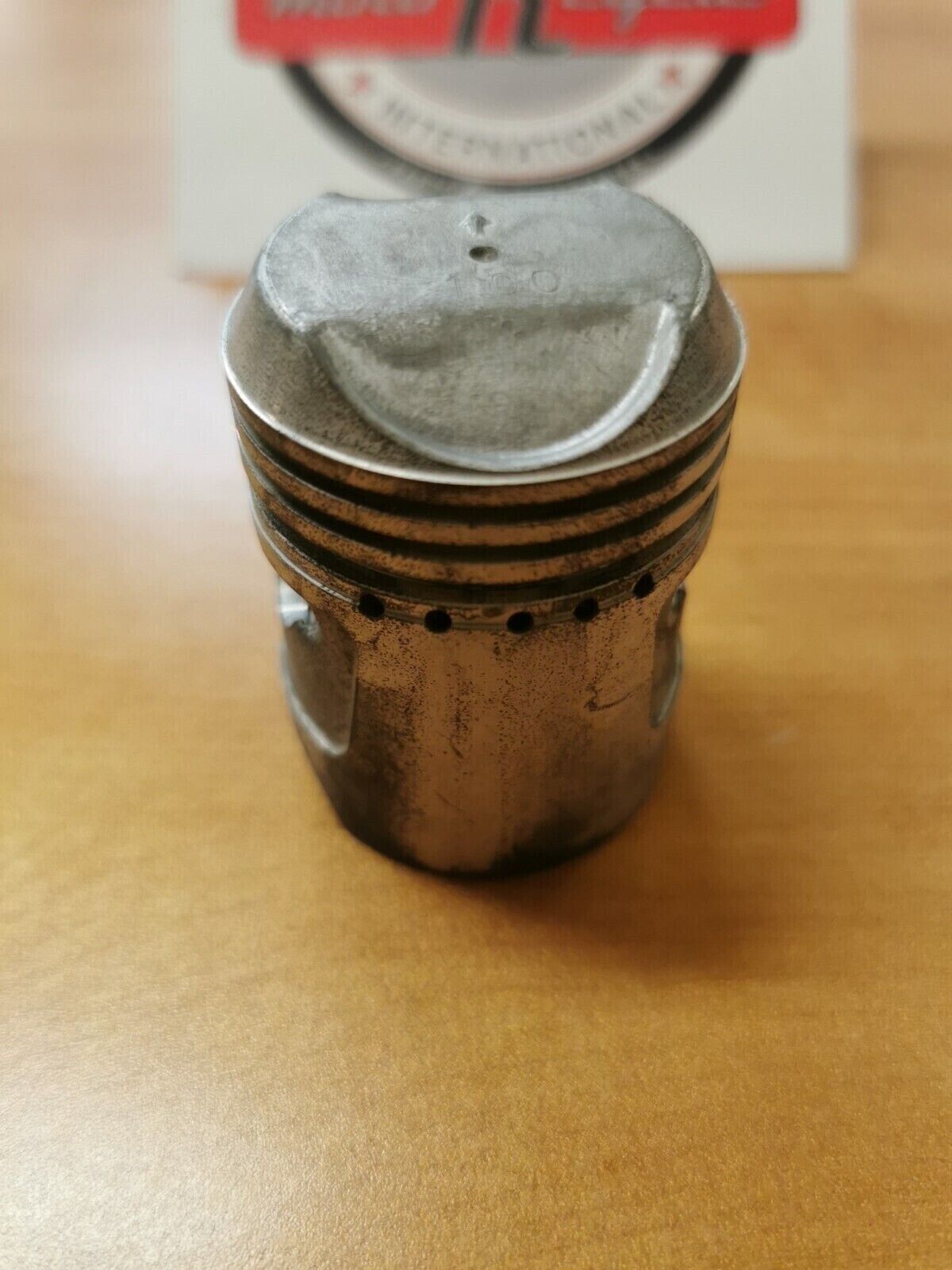 NOS HONDA  CA110  PISTON 1.00  13105-011-010  H22