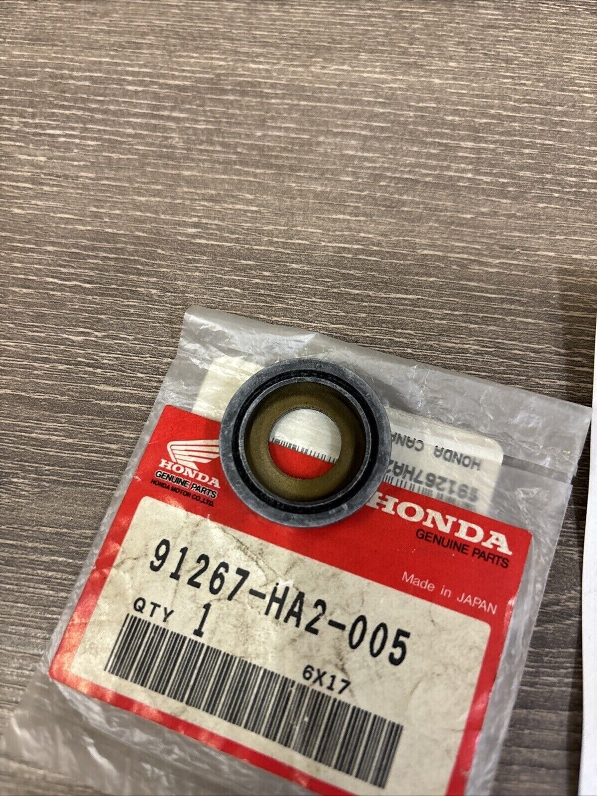 NOS Honda 1985 1986 ATC250R SHOCK CONNECTING ROD SEAL B 91267-HA2-005 H126