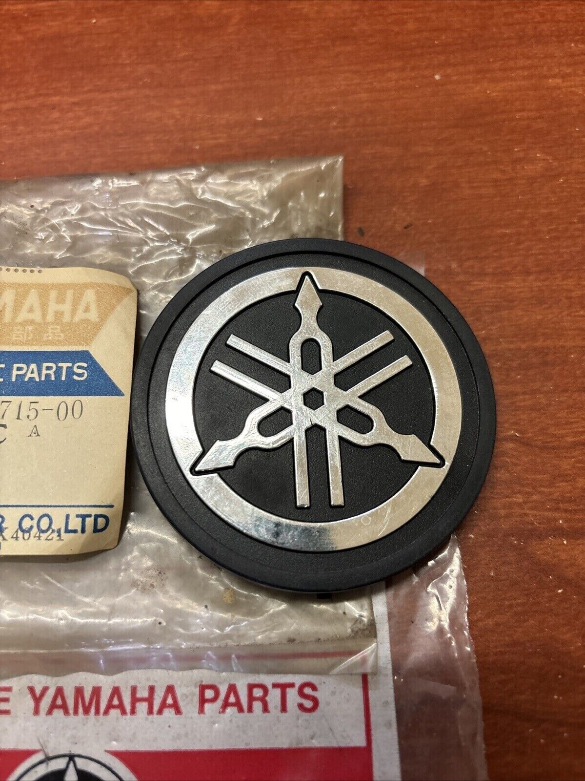 NOS Yamaha GP440 GPX338 GPX433 INSTRUMENT PANEL ORNAMENT 861-77715-00-00 Y178