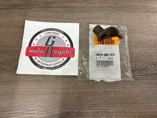 NOS Honda TRX350F TRX350T SUB GEARSHIFT SPINDLE ARM 24670-HN5-670 H139