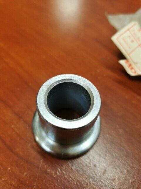 NOS Honda MT250 XL250 XL350 REAR WHEEL COLLAR 42311-358-000 H97