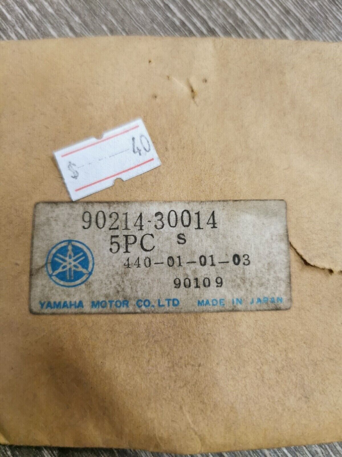 NOS YAMAHA Washer  Claw  90214-30014  Y56