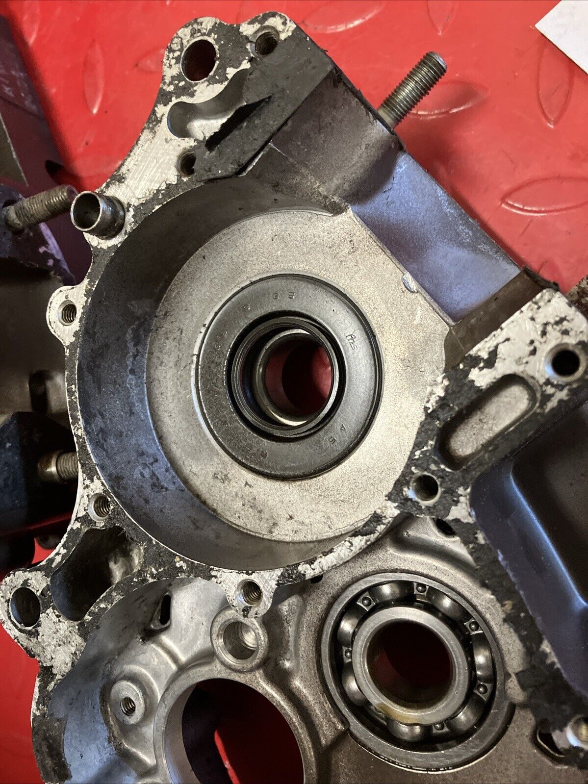 Honda MT125 1975 Left right crankcase set 1974