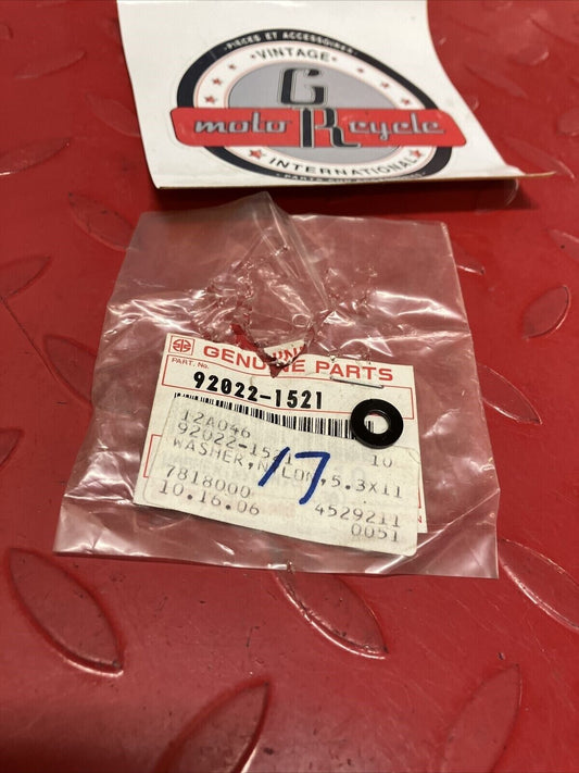 NOS KAWASAKI NYLON WASHER 92022-1521 K15