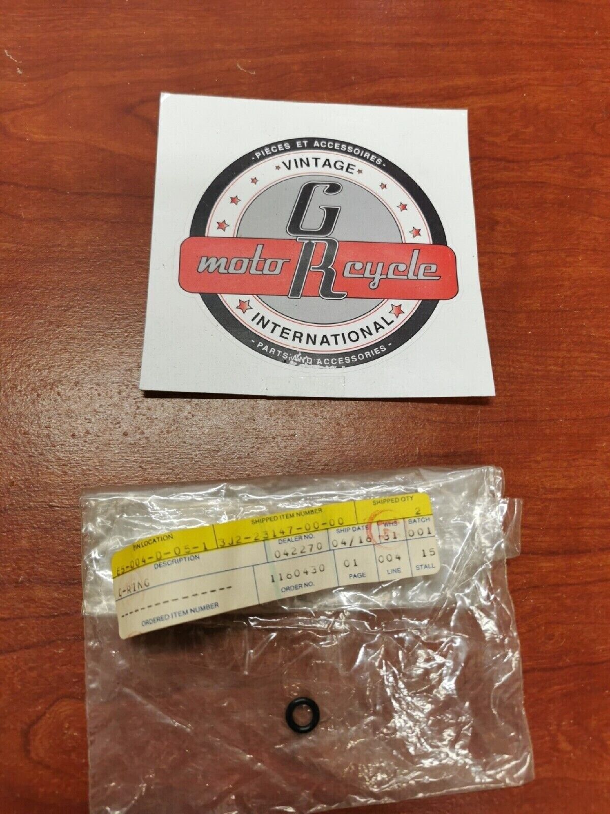 NOS Yamaha FRONT FORK O-RING 3J2-23147-00-00 Y71