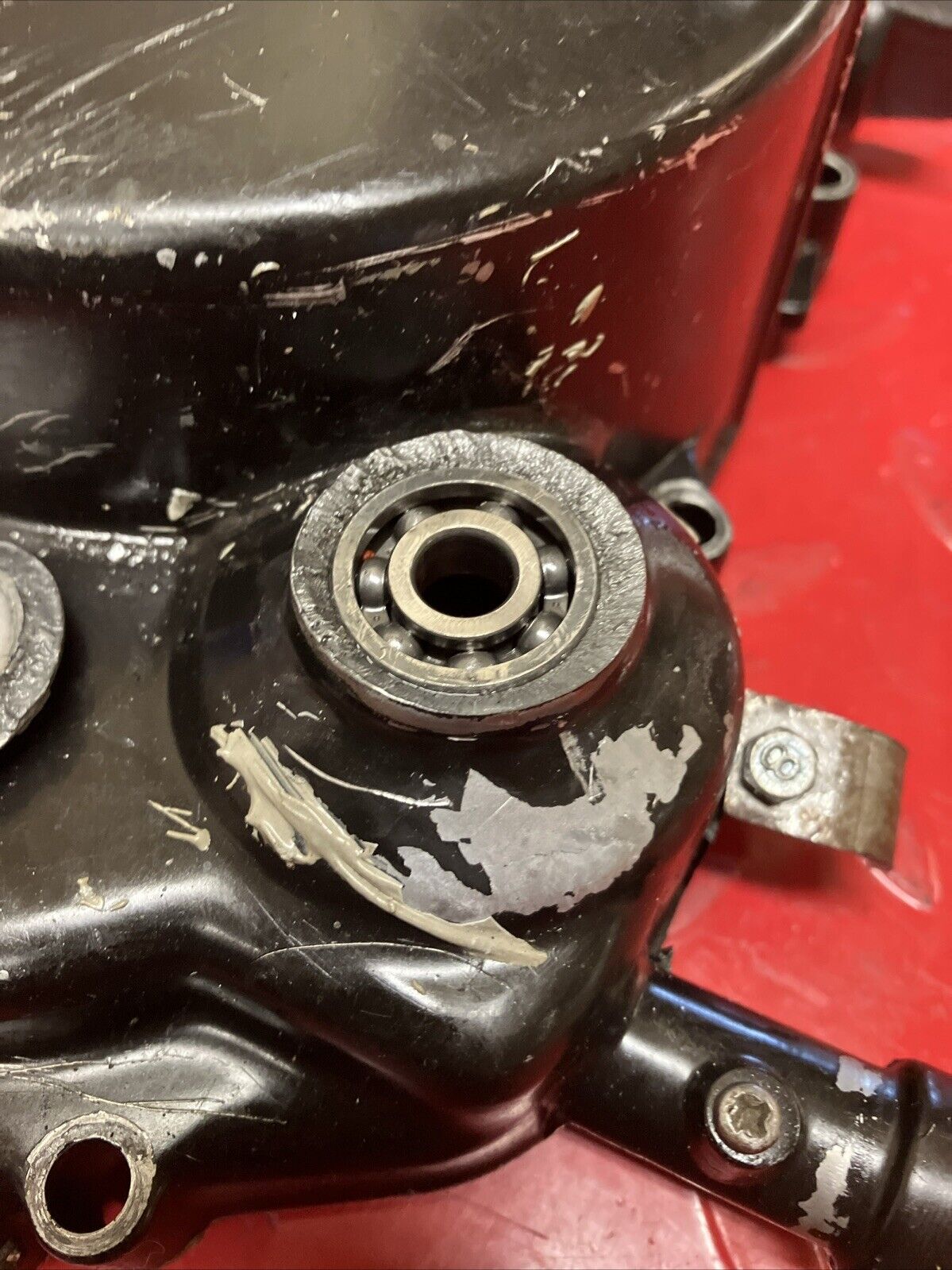 Kawasaki KDX200 1986 Right crankcase clutch cover 1987 NEED REPAIR