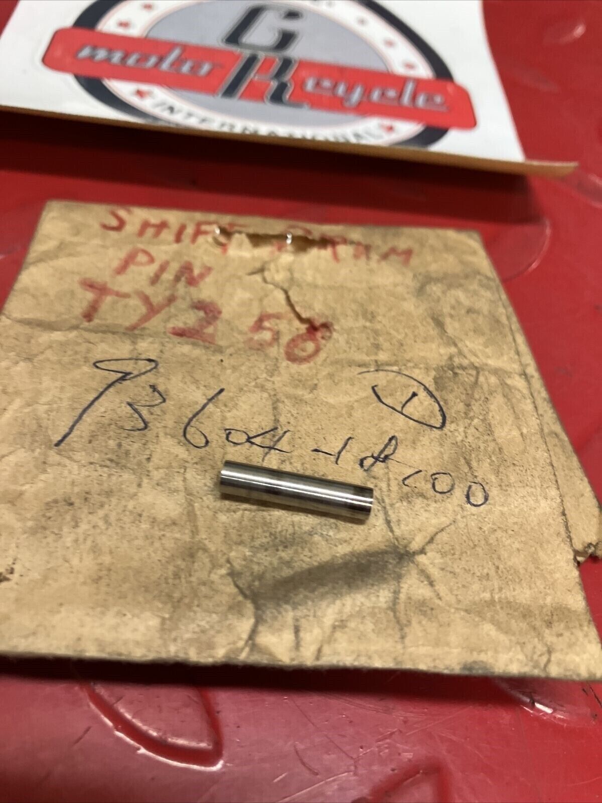 NOS YAMAHA PIN DOWEL 93604-18100-00 Y63