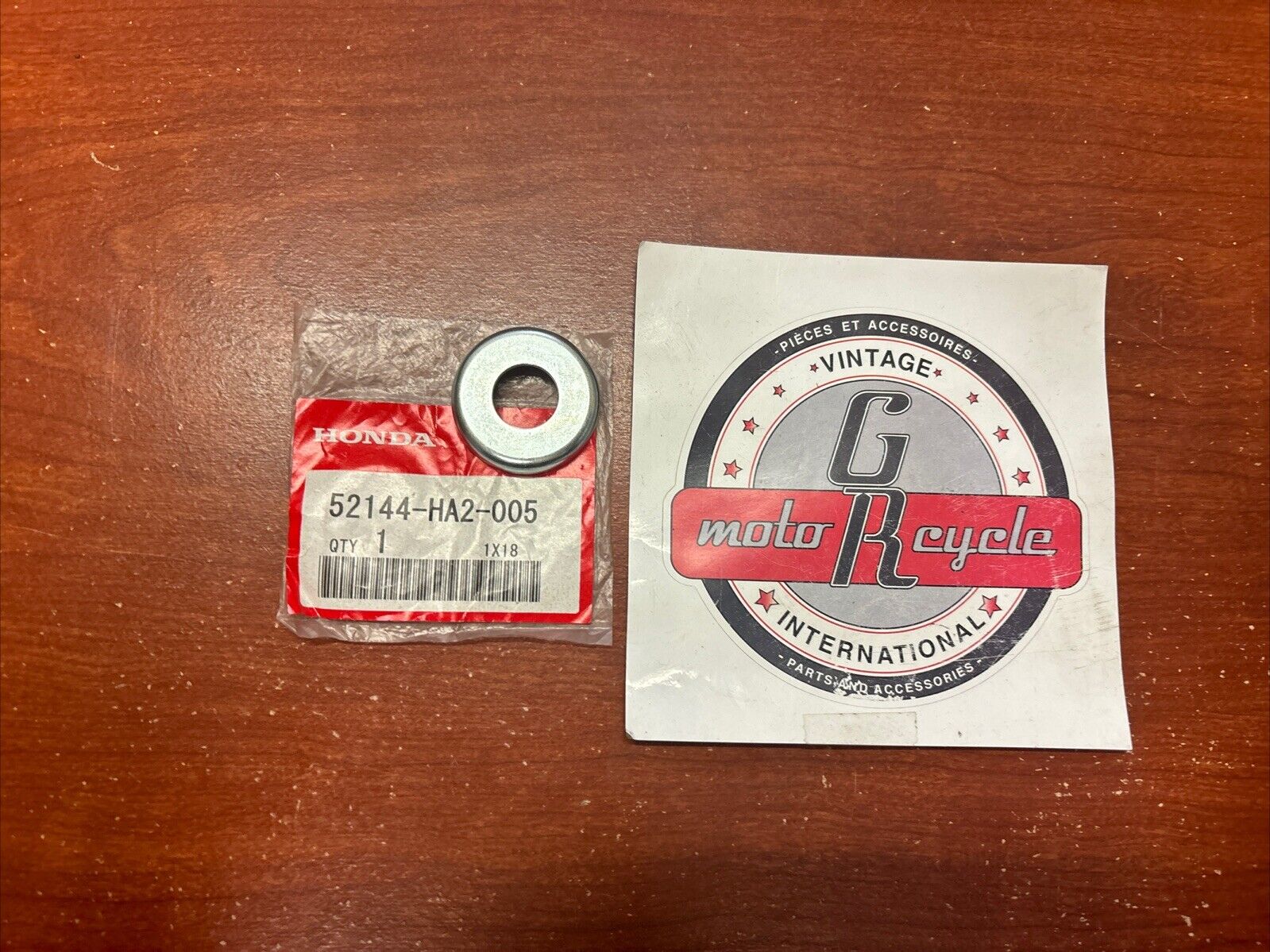 NOS Honda 1985 - 1987 ATC250R 1986 - 89 TRX250R DUST SEAL CAP 52144-HA2-005 H143