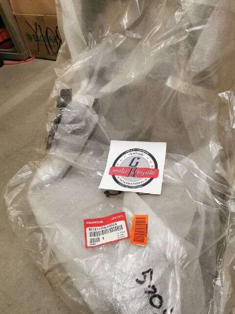 NOS Honda TRX650 TRX680 REAR FENDER RIGHT SPLASH GUARD 80121-HN8-000ZA