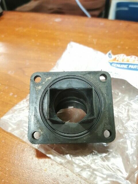 NOS Yamaha RD250 RD350 RD400 CARBURETOR JOINT 345-13565-71-00 Y141