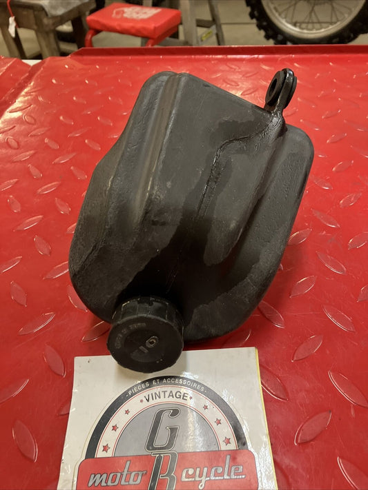Suzuki RV90 1976 oil tank reservoir