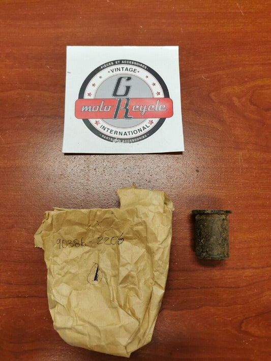 NOS Yamaha SPECIAL NYLON BUSHING 90386-22096-00 Y68