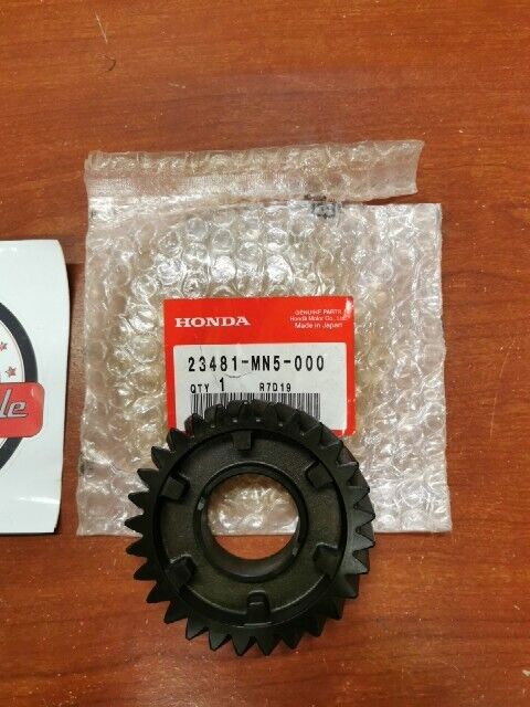 NOS Honda 1988 - 1996 GL1500 MAINSHAFT FIFTH GEAR 23481-MN5-000 H106