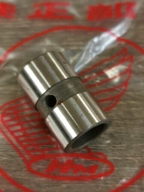 NOS HONDA C100 C102 C105 C105T C115 C200 COLLAR FRONT ARM 51331-001-000 H95