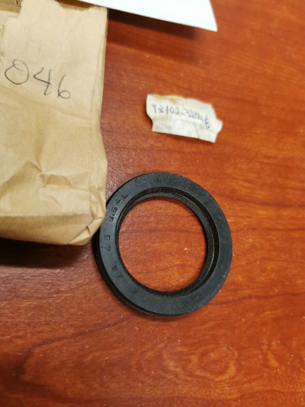 NOS Yamaha OIL SEAL 93102-32046-00 Y71