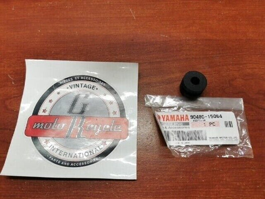NEW NOS Yamaha WR200 XT500 XT600 XTZ660 YT125 YZ125 GROMMET 90480-15064-00 Y107