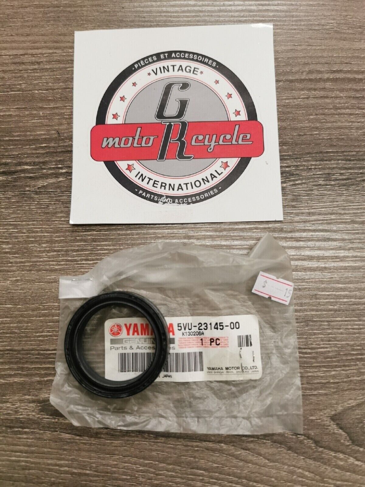 NOS YAMAHA OIL SEAL 5VU-23145-00-00 Y51