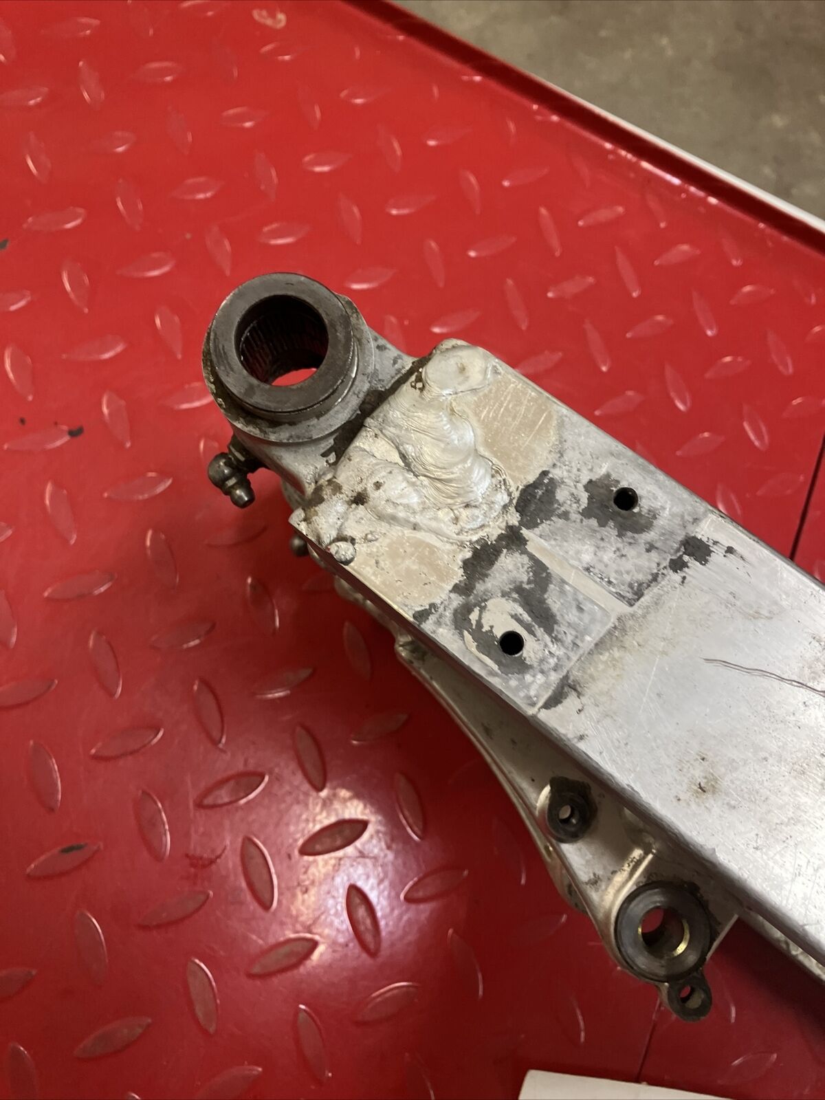 Honda CR250R 1982 swingarm rear swinging arm 52000-KA4-701 ( 2 Hole slider )