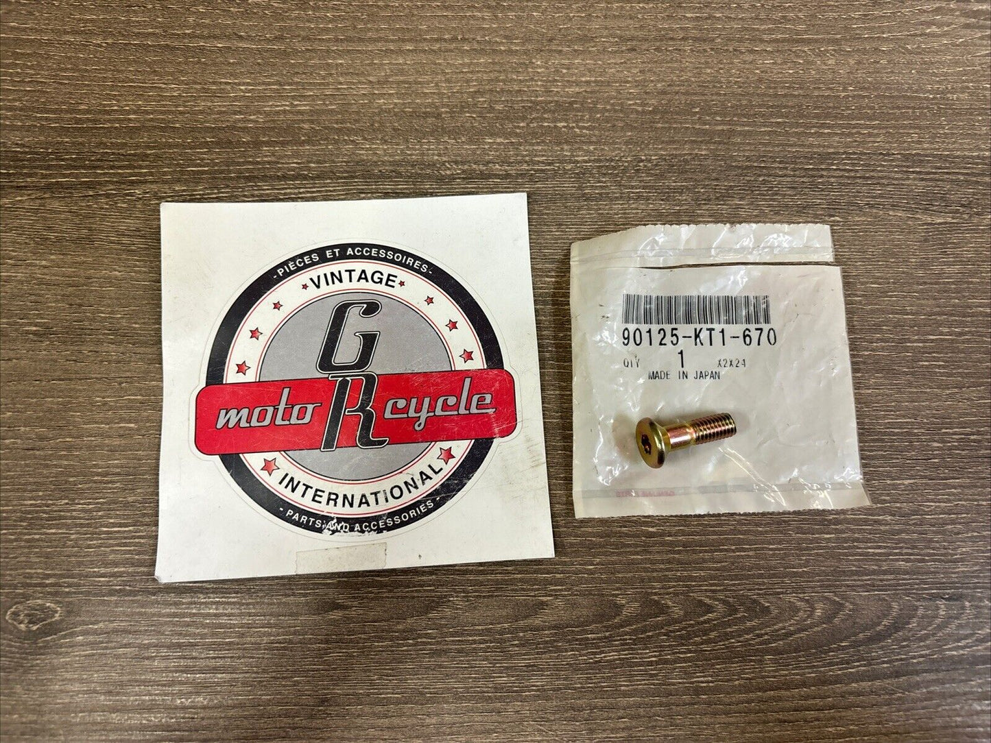 NOS Honda CR125R CR250R CR500R XR200R XR250R FLAT SCREW 8X29 90125-KT1-670 H136