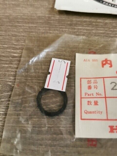 NOS HONDA CB1100 CB1300 2008 2010 RUBBER DUST SEAL 24706-MK3-770  H77