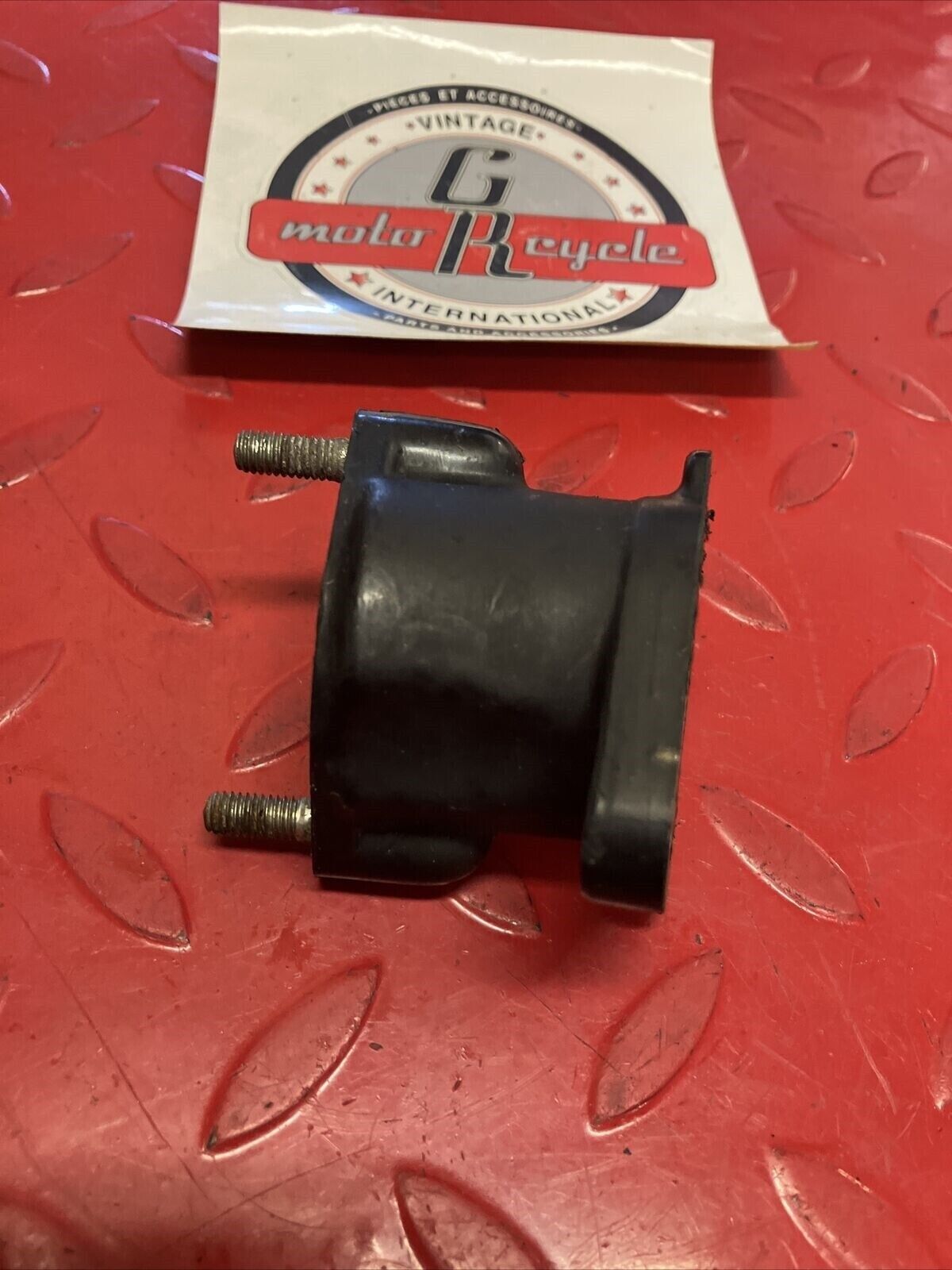 Honda XL200R 1984 Intake manifold carburetor insulator 1983