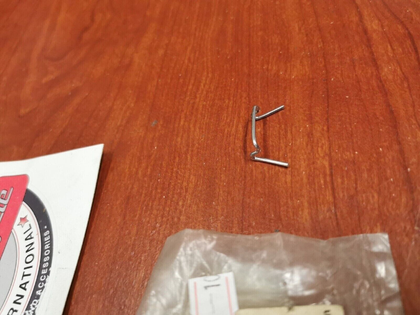 NOS Yamaha REFLECTOR SPRING 5G2-84324-A0-00 SUB. 55X-84124-00-00 Y68