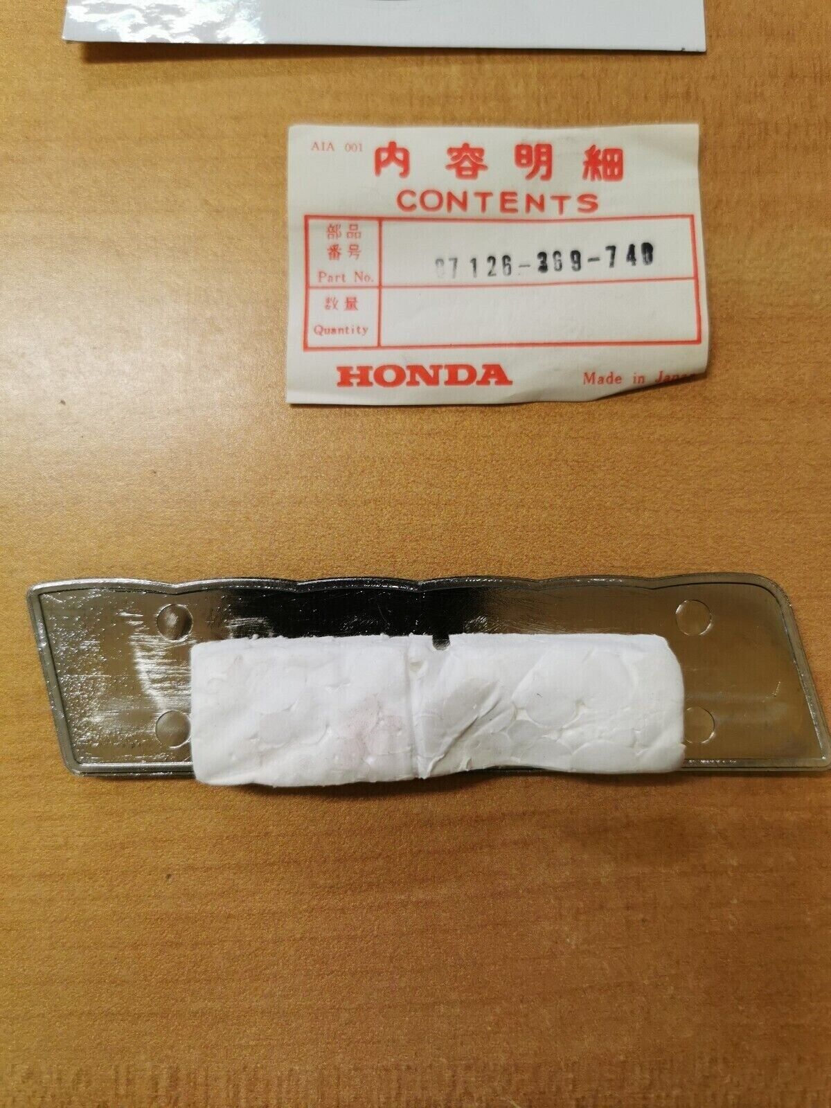 NOS HONDA  CB360T 1976 EMBLEM  SIDE COVER 87126-369-740  H16