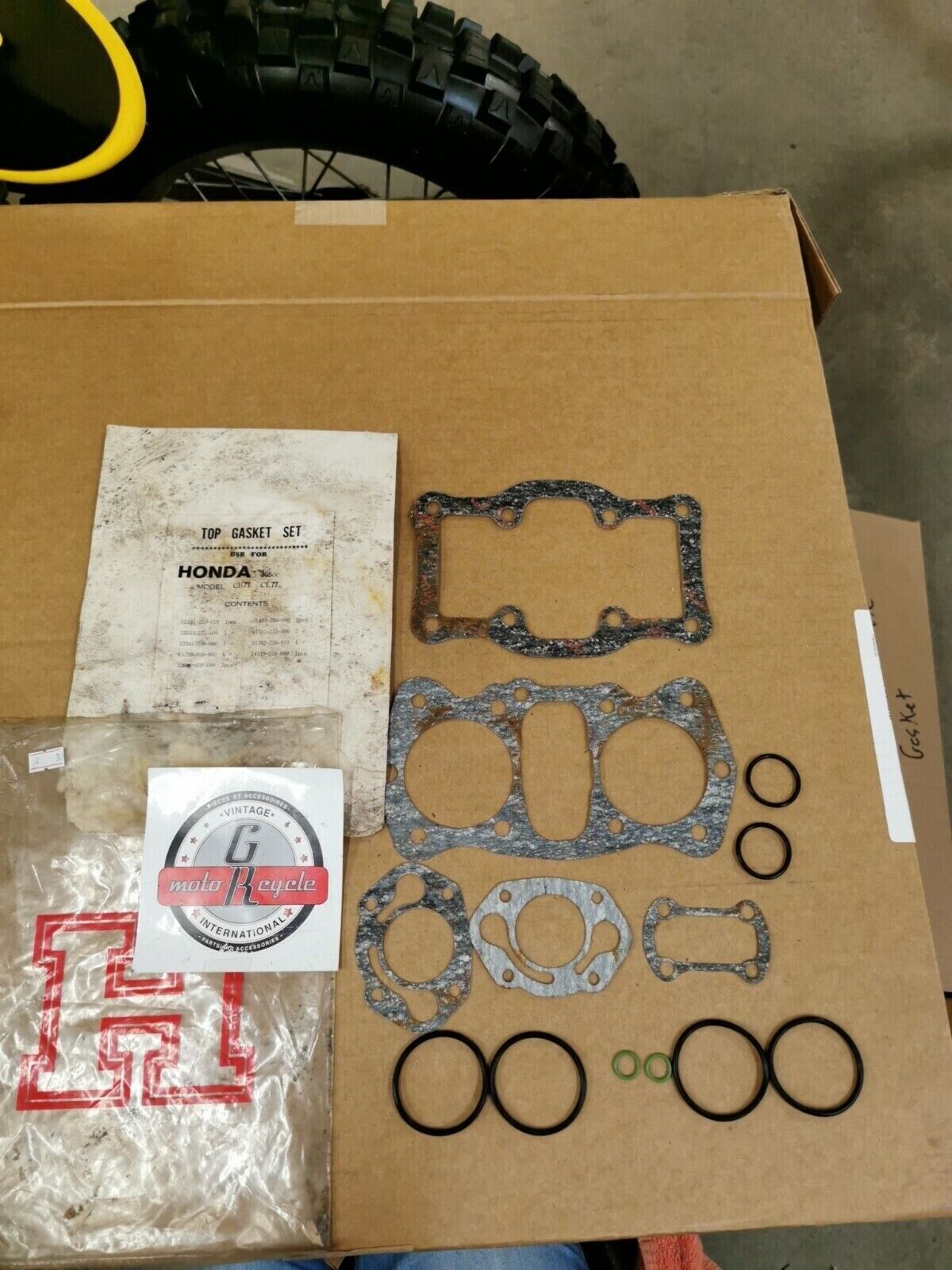 NOS HONDA 305CC CB77 CL77 TOP END GASKET KIT SET INCOMPLETE J49