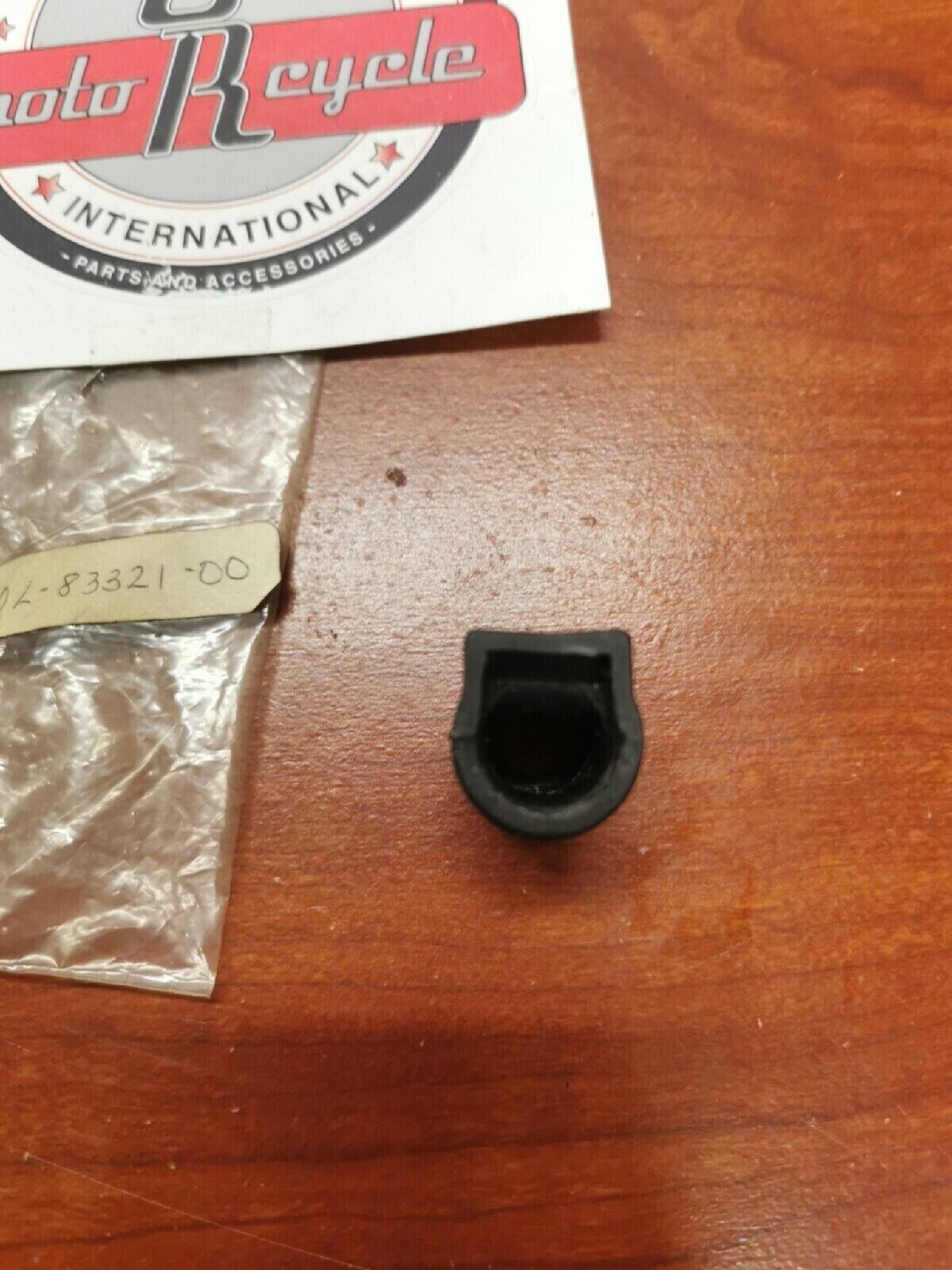 NOS Yamaha TURN SIGNAL DAMPER 10L-83321-00 Y69