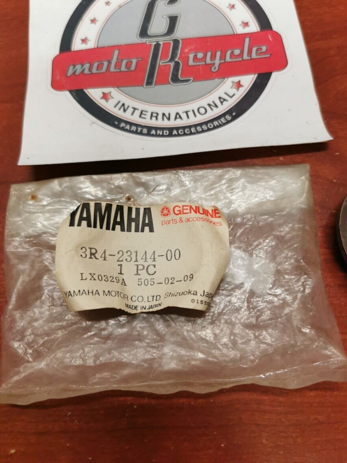 NOS Yamaha IT465 IT250 IT175 YZ125 FRONT FORK DUST SEAL 3R4-23144-00-00 Y97