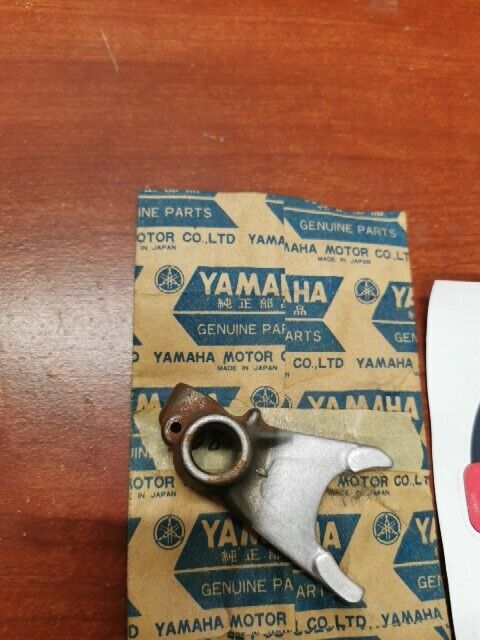 NOS Yamaha RD250 RD350 TZ250 SHIFT FORK 328-18511-00-00 SUB 328-18511-01-00 Y116