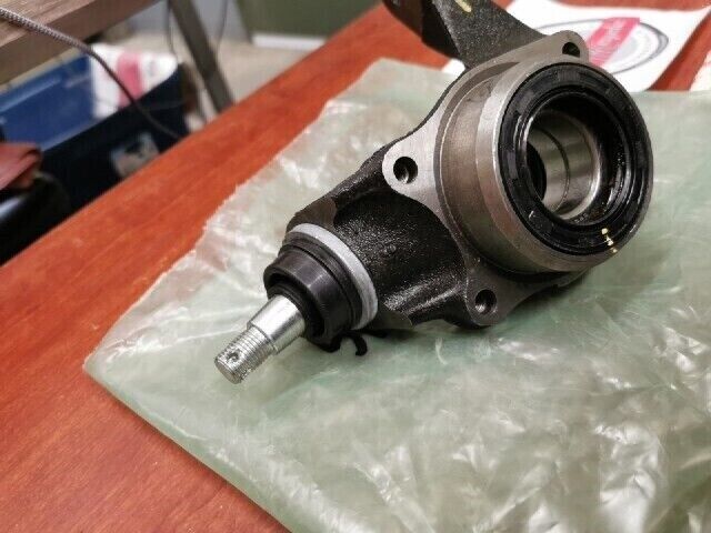 NOS Honda TRX450FE TRX450FM RIGHT STEERING KNUCKLE 51200-HN0-670 H108