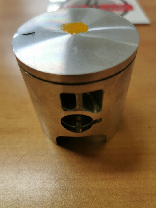 NOS SUZUKI RM125  1988  PISTON  12110-01B41-0F0  S8