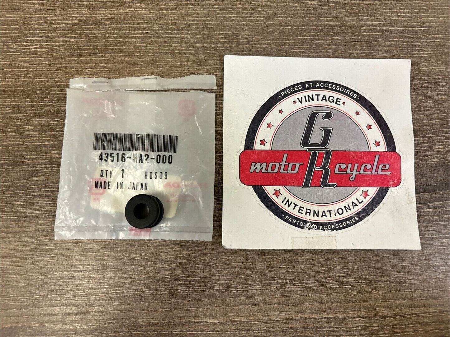 NOS Honda ATC250R CBR1000R OIL CUP MOUNTING RUBBER 43516-HA2-000 H117