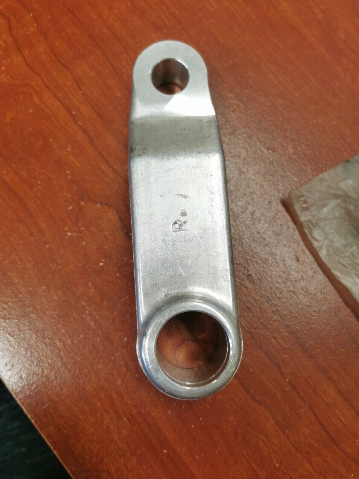 NOS Yamaha YZ125 YZ250 YZ490 SWING ARM CONNECTIING 2 ROD 1LX-2217G-00-00 Y85