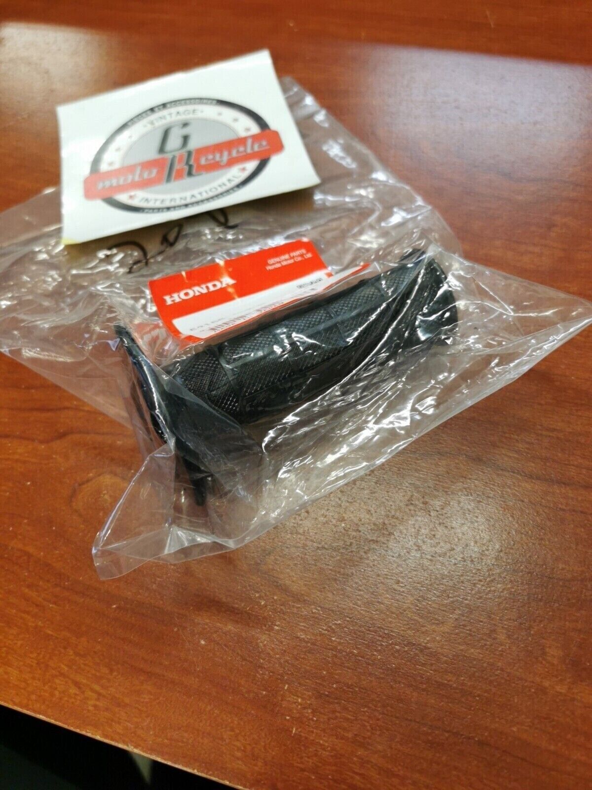 NOS Honda 1986 CT110 LEFT HANDLEBAR GRIP 53166-459-910 H33