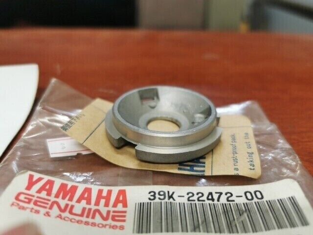 NOS Yamaha YZ80 YZ125 IT200 CASE CAP 39K-22472-00-00 Y105