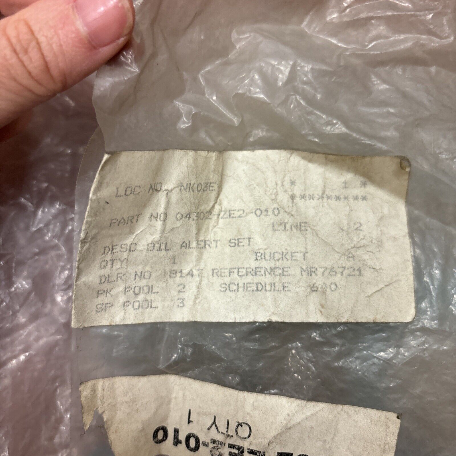 NOS Honda GX240 GX270 GX340 GX390 OIL LEVEL SENSOR 04302-ZE2-010 H153