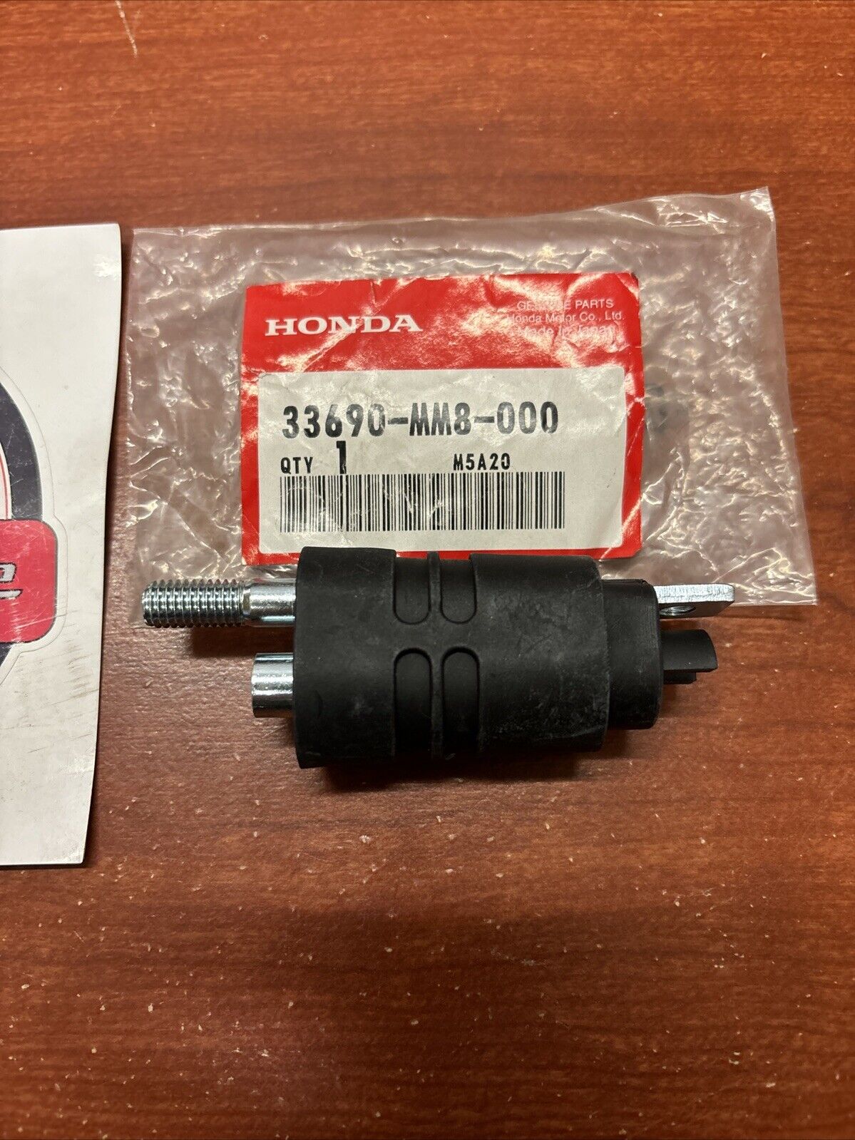 NOS Honda VT600C VT1100C NV400C NV600C REAR TURN SIGNAL STAY 33690-MM8-000 H177