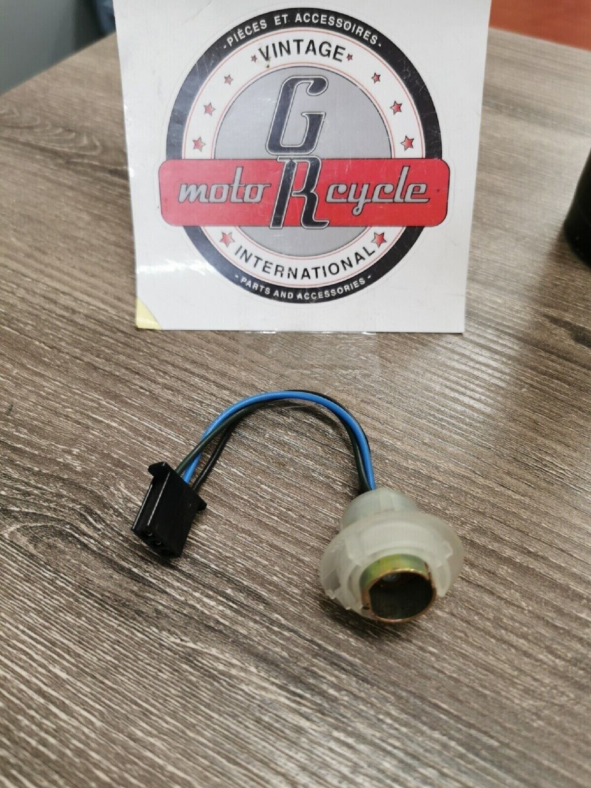 NOS YAMAHA XVZ12KC2  XVZ13DTC   TURN SIGNAL CORD  26H-8331E-00 Y54