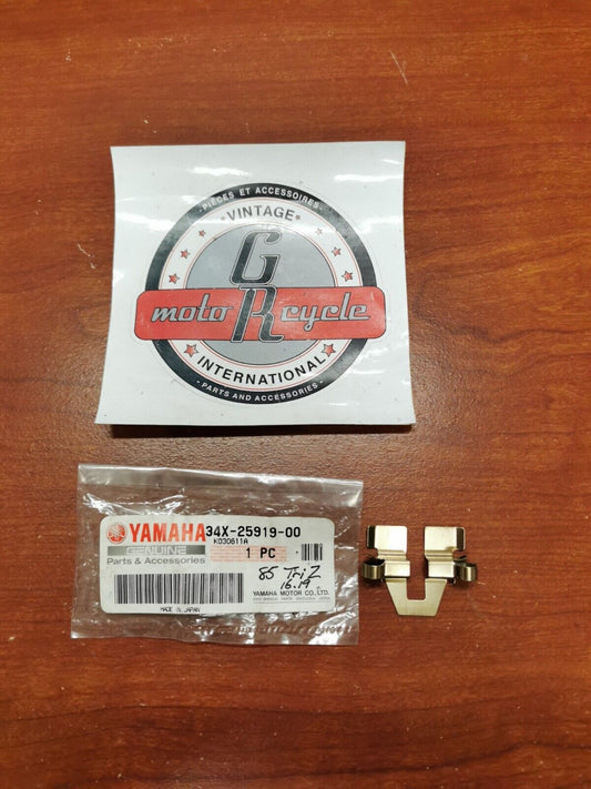 NEW NOS Yamaha RT180 YTZ250 TTR225 XT350 YSR50 PAD SUPPORT 34X-25919-00-00 Y93