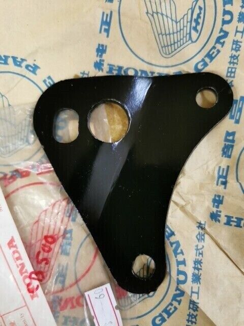 NOS HONDA CB550A CB500 1972 BRACKET A R MUFFLER 18345-323-010 H87